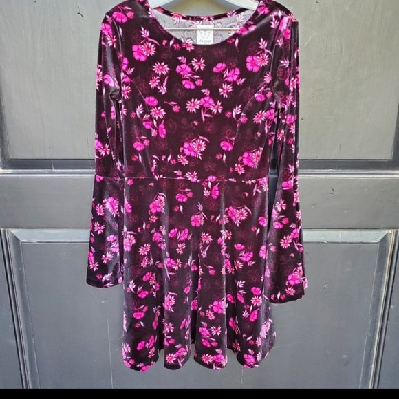 GIRLS VELVET BELL SLEEVE DRESS